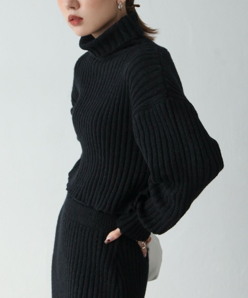 Chillfar（チルファー）の「バッグスリットハイネックショートニット（ニット/セーター・レディース・ベージュ系/オリーブ/ブラック/パープル系・FREE）」の18枚目の写真