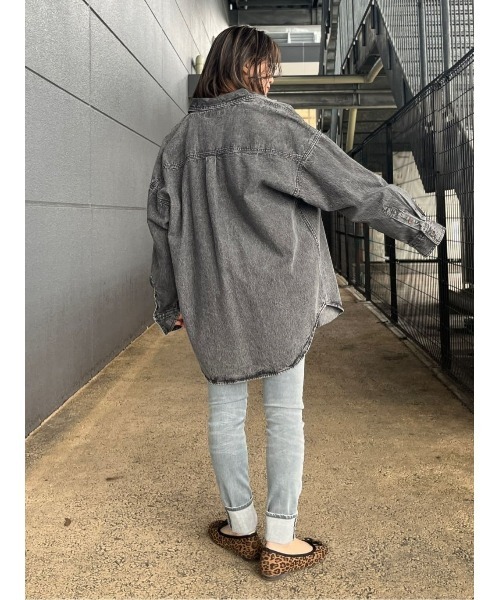 HONEYSUCKLE ROSE（ハニーサックルローズ）の「【HONEYSUCKLE ROSE】デニムシャツアウター（シャツ/ブラウス・レディース・ブラック・M/L）」の17枚目の写真