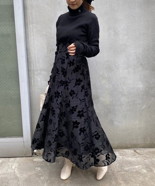 one after another NICE CLAUP(ワンアフターアナザーナイスクラップ)の「オリジナルプリントが目を惹く。フロッキーオーガンスカート(スカート・レディース・ブラック/アイボリー/グレー/モカ・FREE)」の10枚目の写真