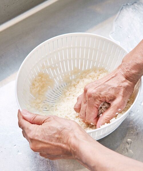 I.D.E.A international（イデアインターナショナル）の「米とぎにも使えるザルとボウル 6点セット（キッチンツール・レディース・ホワイト/グレー/グリーン・ﾌﾘ-）」の6枚目の写真