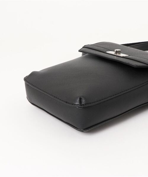 UNION STATION（ユニオンステーション）の「サフィアーノレザーフラップミニショルダーバッグ（ショルダーバッグ・メンズ・ブラック/チャコールグレー・FREE）」の10枚目の写真