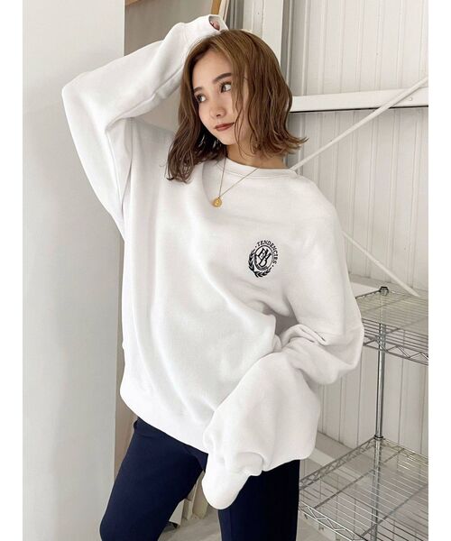 EMODA（エモダ）の「エンブレムロゴスウェット（スウェット・レディース・ホワイト/グレー/ブラック/ネイビー・FREE）」の5枚目の写真