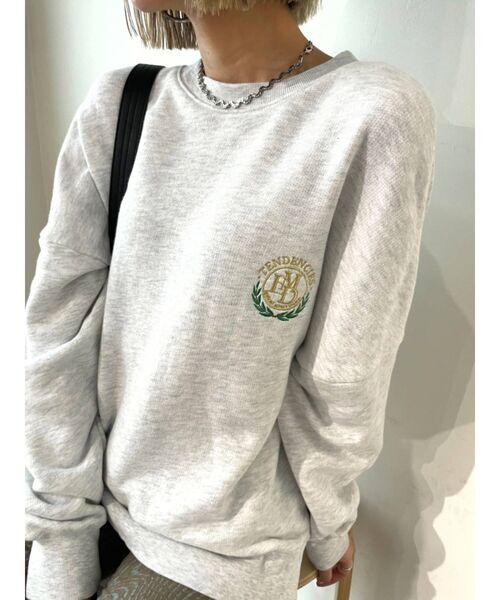 EMODA（エモダ）の「エンブレムロゴスウェット（スウェット・レディース・ホワイト/グレー/ブラック/ネイビー・FREE）」の7枚目の写真