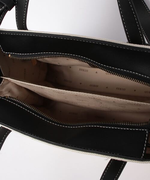 Guess(ゲス)の「SILVANA 2 Compartment Tote(トートバッグ・レディース・ブラック・ONE SIZE)」の3枚目の写真