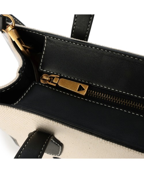 Guess(ゲス)の「SILVANA 2 Compartment Tote(トートバッグ・レディース・ブラック・ONE SIZE)」の2枚目の写真