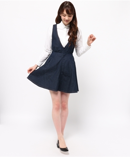 one after another NICE CLAUP(ワンアフターアナザーナイスクラップ)の「【ナイスクラップ】深Vネックジャンパースカート(ワンピース・レディース・ブルー/ネイビー/ブラック・FREE)」の10枚目の写真