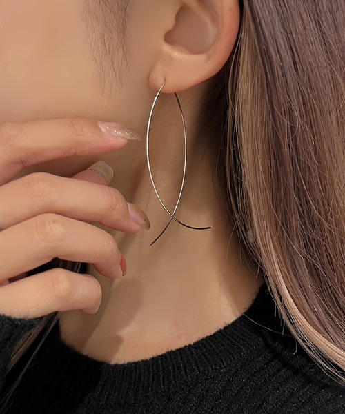 apres jour mignon(アプレジュールミニョン)の「【apresjour mignon×ARIAZ】クロスワイヤーピアス(ピアス(両耳用)・レディース・シルバー/ゴールド・ONESIZE)」の1枚目の写真