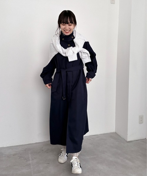 EPIMI E'PIMMY(エピミエピミー)の「スタンドカラーロングコート(ステンカラーコート・レディース・ベージュ/アイボリー/ネイビー・MEDIUM)」の19枚目の写真