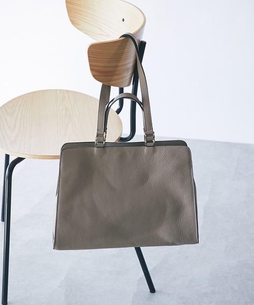 RIVE DROITE（リヴドロワ）の「A4サイズでオフィスにも使える/レザーA4トート（トートバッグ・レディース・オフホワイト/グレー系その他・FREE）」の2枚目の写真