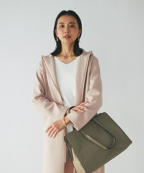 RIVE DROITE（リヴドロワ）の「A4サイズでオフィスにも使える/レザーA4トート（トートバッグ・レディース・オフホワイト/グレー系その他・FREE）」の7枚目の写真