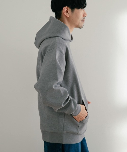 ITEMS URBANRESEARCH(アイテムズ アーバンリサーチ)の「TRストレッチダンボール プルオーバーパーカー(パーカー・メンズ・グレー系その他/ネイビー/グレー・LARGE/MEDIUM)」の17枚目の写真