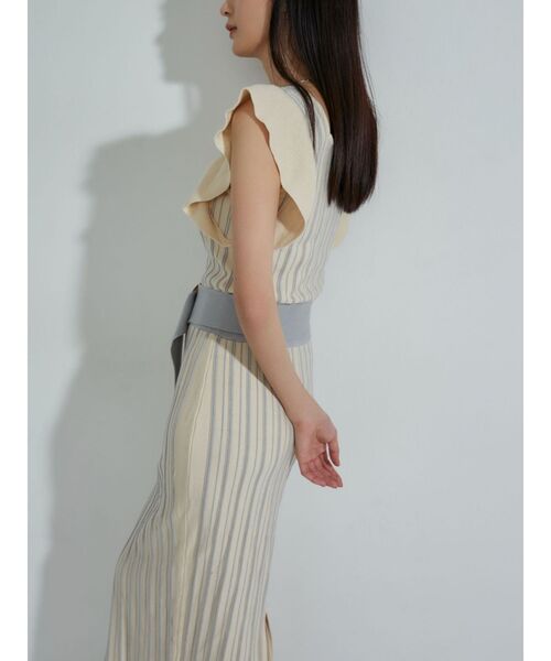 RESEXXY（リゼクシー）の「ラッフルデザインニットワンピース（ワンピース・レディース・ブラック/ベージュ/アイボリー・FREE）」の14枚目の写真