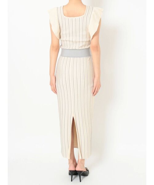 RESEXXY（リゼクシー）の「ラッフルデザインニットワンピース（ワンピース・レディース・ブラック/ベージュ/アイボリー・FREE）」の6枚目の写真