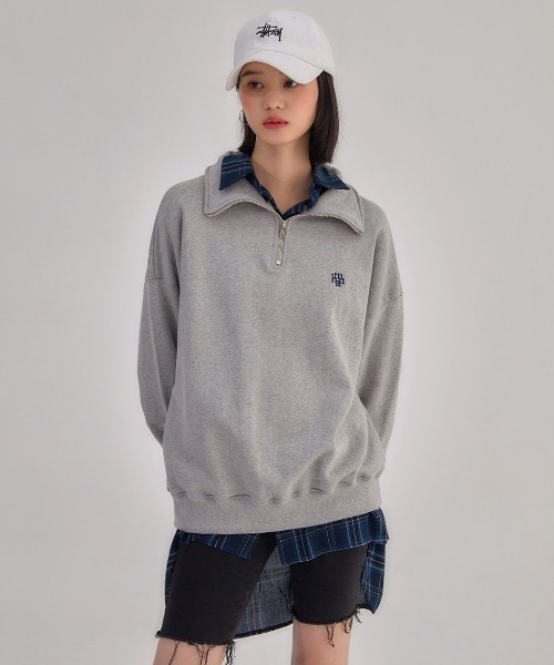 muahmuah（ムーアムーア）の「A'GEM/9 × .kom『muah muah/ムーアムーア』LOGO POINT FULL OVER NECK ZIPUP/ロゴポイントハーフジップ スウェットシャツ（スウェット・レディース・ブラック/グレー/アイボリー/ホワイト・FREE）」の9枚目の写真