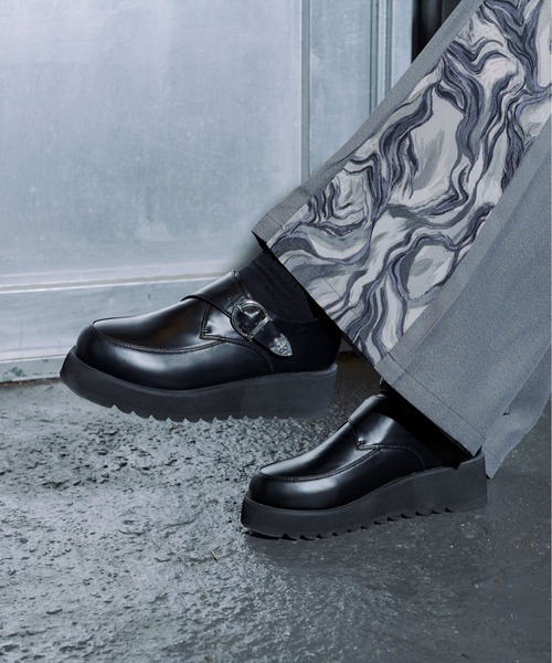 Ellno Loset(エルノロゼット)の「厚底モンクストラップシューズ(その他シューズ・メンズ・ブラック・SMALL/MEDIUM/LARGE/X-LARGE)」の4枚目の写真