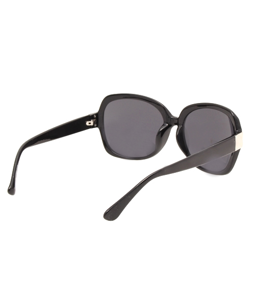 AZUL by moussy（アズールバイマウジー）の「サイドメタルビッグフレームサングラス（サングラス・レディース・ブラック/ブラウン系その他・FREE）」の5枚目の写真