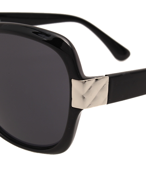 AZUL by moussy（アズールバイマウジー）の「サイドメタルビッグフレームサングラス（サングラス・レディース・ブラック/ブラウン系その他・FREE）」の6枚目の写真