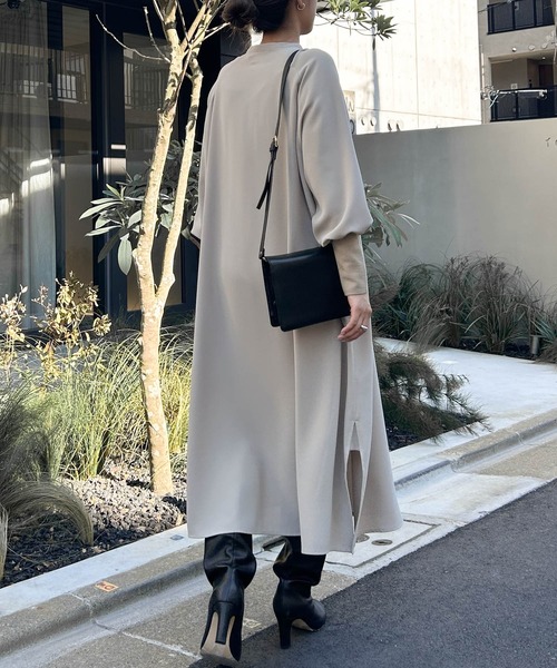 audrey and john wad（オードリーアンドジョンワッド）の「【Audrey and John Wad】リブ付ラグランスリーブロングワンピース（ワンピース・レディース・ホワイト/グレイッシュベージュ/ブラック/ブルー・FREE）」の6枚目の写真