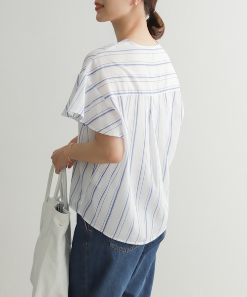 URBAN RESEARCH DOORS（アーバンリサーチドアーズ）の「『UR TECH Smart Linen Touch』ストライプフレアスリーブブラウス（シャツ/ブラウス・レディース・グリーン/ブルー・MEDIUM）」の12枚目の写真