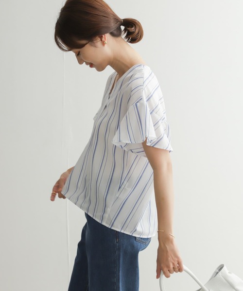 URBAN RESEARCH DOORS（アーバンリサーチドアーズ）の「『UR TECH Smart Linen Touch』ストライプフレアスリーブブラウス（シャツ/ブラウス・レディース・グリーン/ブルー・MEDIUM）」の13枚目の写真