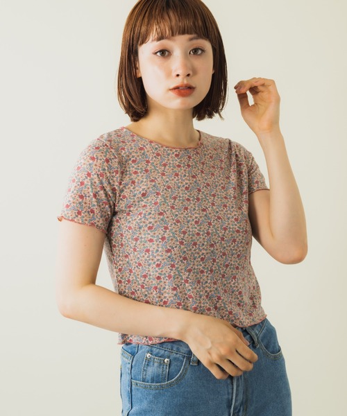 mebole(メボレ)の「クロップド丈メロウフラワートップス(Tシャツ/カットソー・レディース・レッド・FREE)」の17枚目の写真