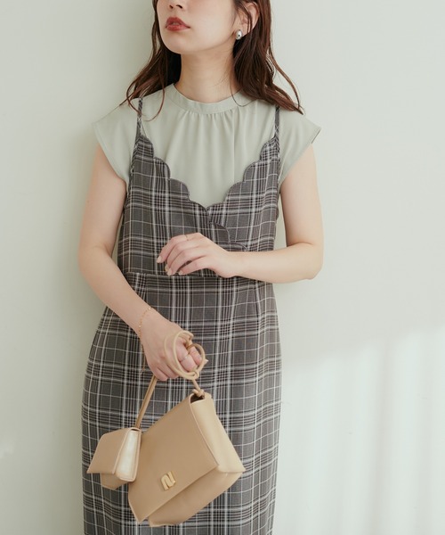 natural couture(ナチュラルクチュール)の「スカラップ刺繍キャミワンピース(ワンピース・レディース・ライトベージュ/ブラック/ドット/その他1/その他2/その他3・FREE)」の11枚目の写真