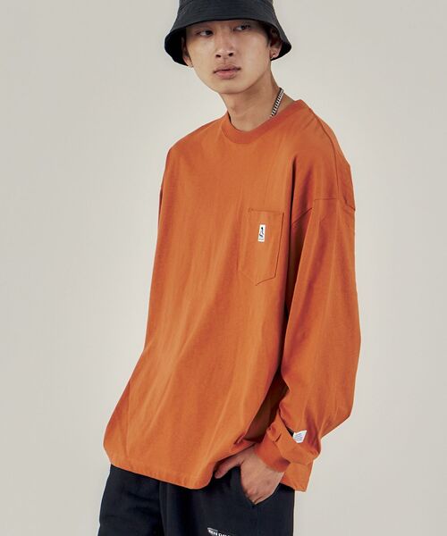 BEN DAVIS(ベンデイビス)の「【BEN DAVIS(ベンデイビス)】 NEW L/S POCKET TEE (WIDE) / ピスネーム ポケット ロンT ワンポイント 長袖 ビッグ(Tシャツ/カットソー・メンズ・オフホワイト/カーキ/ダークパープル/ブラック/ブルー系その他2/チャコール/オレンジ系その他5/ホワイト/グリーン系その他5・MEDIUM/LARGE/X-LARGE/SMALL)」の10枚目の写真