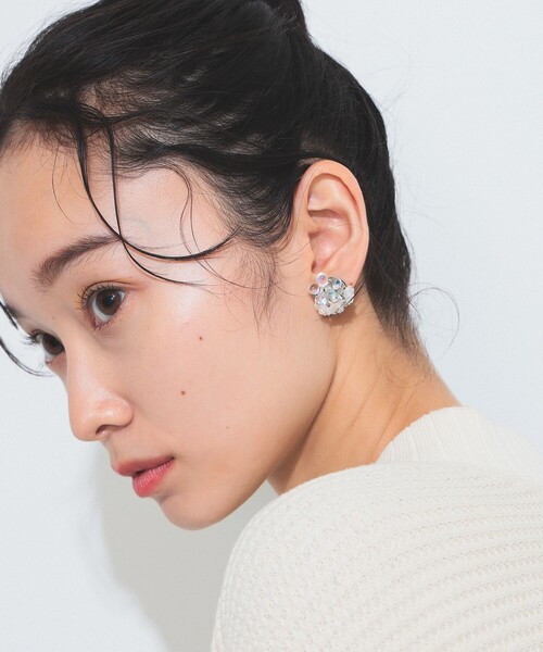 BEAMS BOY(ビームスボーイ)の「BEAMS BOY / シャワー パール イヤリング(イヤリング・レディース・ホワイト系その他2/ホワイト/ホワイト系その他3・ONE SIZE)」の10枚目の写真