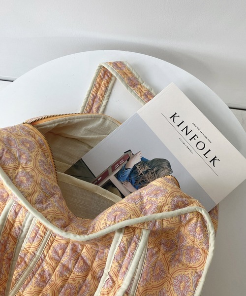 AS KNOW AS plus（アズノゥアズプラス）の「インドプリントキルトボストンバッグ（ボストンバッグ・レディース・ライトピンク/ホワイト系/グレー系/ターコイズブルー系/ブルー系/ピンク系・FREE）」の6枚目の写真