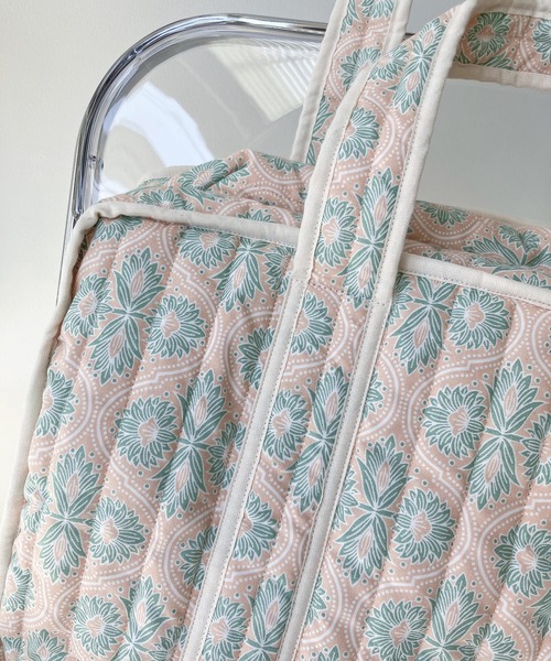 AS KNOW AS plus（アズノゥアズプラス）の「インドプリントキルトボストンバッグ（ボストンバッグ・レディース・ライトピンク/ホワイト系/グレー系/ターコイズブルー系/ブルー系/ピンク系・FREE）」の21枚目の写真