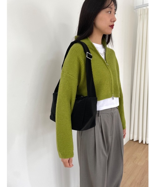 Didot.showroom（ディドット ショールーム）の「マットナイロンジップボディーバッグ（ボディバッグ/ウエストポーチ・レディース・アイボリー/カーキ/ブラック・FREE）」の4枚目の写真