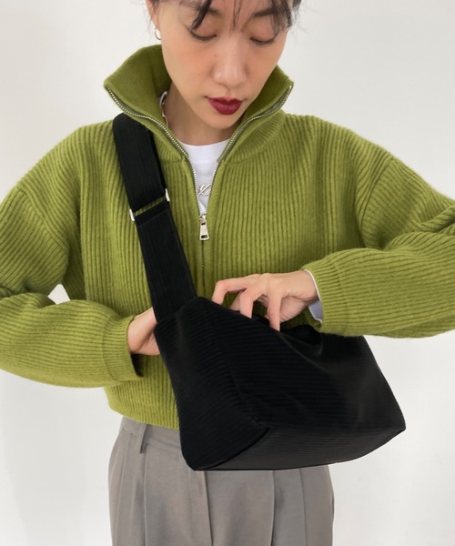 Didot.showroom（ディドット ショールーム）の「マットナイロンジップボディーバッグ（ボディバッグ/ウエストポーチ・レディース・アイボリー/カーキ/ブラック・FREE）」の9枚目の写真