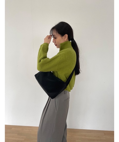 Didot.showroom（ディドット ショールーム）の「マットナイロンジップボディーバッグ（ボディバッグ/ウエストポーチ・レディース・アイボリー/カーキ/ブラック・FREE）」の18枚目の写真