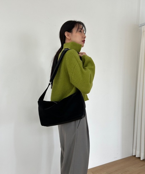 Didot.showroom（ディドット ショールーム）の「マットナイロンジップボディーバッグ（ボディバッグ/ウエストポーチ・レディース・アイボリー/カーキ/ブラック・FREE）」の19枚目の写真