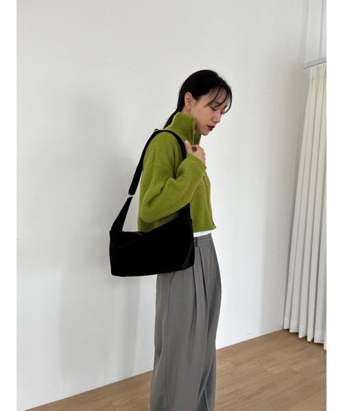 Didot.showroom（ディドット ショールーム）の「マットナイロンジップボディーバッグ（ボディバッグ/ウエストポーチ・レディース・アイボリー/カーキ/ブラック・FREE）」の20枚目の写真