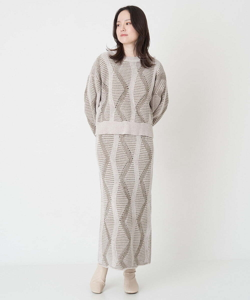 A de a.v.v（アードアー・ヴェ・ヴェ）の「ジャガードニットプルオーバー（ニット/セーター・レディース・アイボリー/ブラック・39）」の17枚目の写真