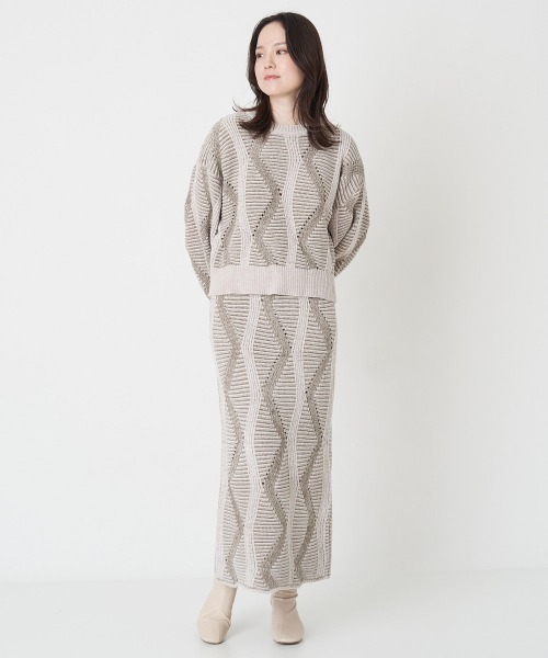 A de a.v.v（アードアー・ヴェ・ヴェ）の「ジャガードニットプルオーバー（ニット/セーター・レディース・アイボリー/ブラック・39）」の3枚目の写真