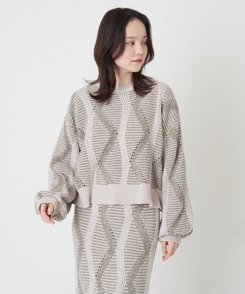 A de a.v.v（アードアー・ヴェ・ヴェ）の「ジャガードニットプルオーバー（ニット/セーター・レディース・アイボリー/ブラック・39）」の8枚目の写真