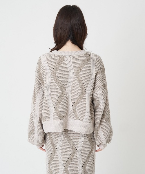 A de a.v.v（アードアー・ヴェ・ヴェ）の「ジャガードニットプルオーバー（ニット/セーター・レディース・アイボリー/ブラック・39）」の12枚目の写真