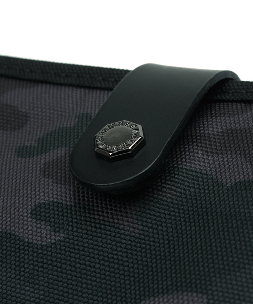 【セール】FLEXIBLE TRAVEL WALLET（財布）｜MAKAVELIC（マキャベリック）