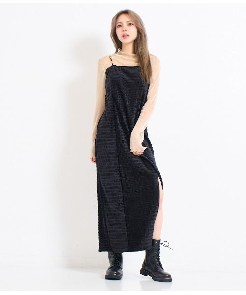 LATINA（ラティーナ）の「チェーンストラップ シャーリング ロング ワンピース（ワンピース・レディース・ブラック・L/M）」の15枚目の写真