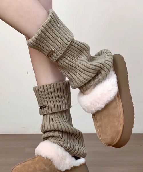 Vipoa（ヴィポア）の「METAL POINT KNIT LEG WARMER（レッグウォーマー・レディース・ベージュ/チャコールグレー/ライトグレー/アイボリー/ブラック/ブラウン/ブラック×ゴールド・FREE）」の9枚目の写真