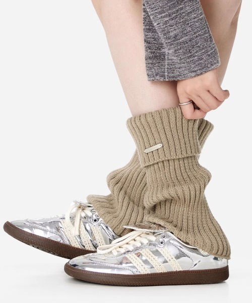 Vipoa（ヴィポア）の「METAL POINT KNIT LEG WARMER（レッグウォーマー・レディース・ベージュ/チャコールグレー/ライトグレー/アイボリー/ブラック/ブラウン/ブラック×ゴールド・FREE）」の11枚目の写真