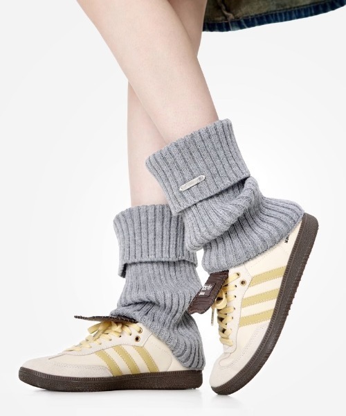 Vipoa（ヴィポア）の「METAL POINT KNIT LEG WARMER（レッグウォーマー・レディース・ベージュ/チャコールグレー/ライトグレー/アイボリー/ブラック/ブラウン/ブラック×ゴールド・FREE）」の19枚目の写真