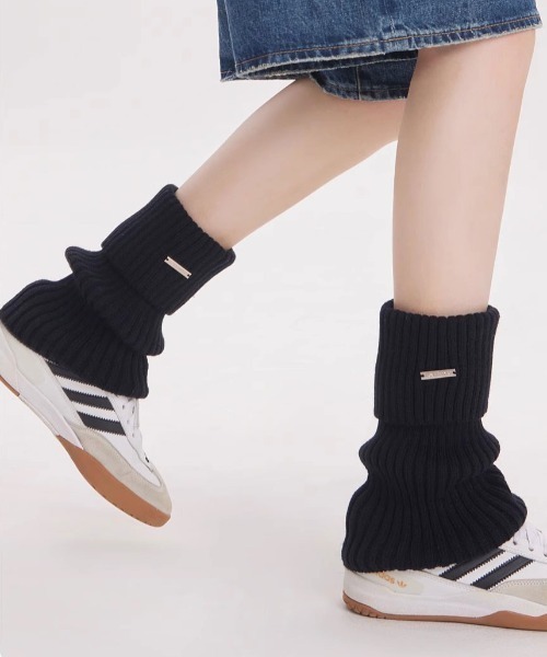 Vipoa（ヴィポア）の「METAL POINT KNIT LEG WARMER（レッグウォーマー・レディース・ベージュ/チャコールグレー/ライトグレー/アイボリー/ブラック/ブラウン/ブラック×ゴールド・FREE）」の13枚目の写真