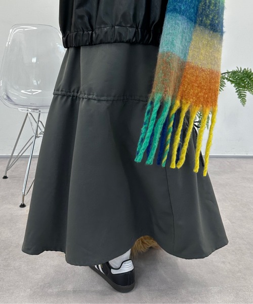 kutir（クティール）の「ドロストリボンギャザースカート（スカート・レディース・ブラック/レッド系/チャコールグレー・LARGE/MEDIUM/SMALL）」の14枚目の写真