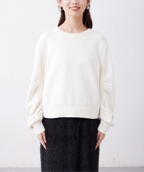 Chez toi(シェトワ)の「袖ギャザーモールニットプルオーバー(ニット/セーター・レディース・ネイビー/イエロー/アイボリー・FREE)」の12枚目の写真