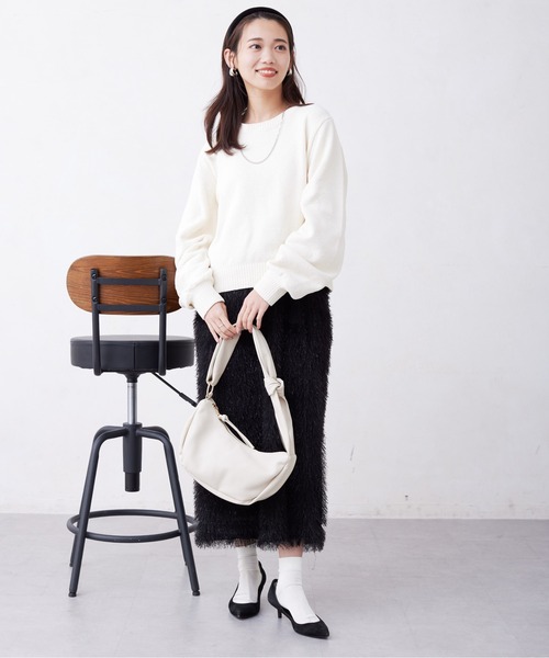 Chez toi(シェトワ)の「袖ギャザーモールニットプルオーバー(ニット/セーター・レディース・ネイビー/イエロー/アイボリー・FREE)」の10枚目の写真
