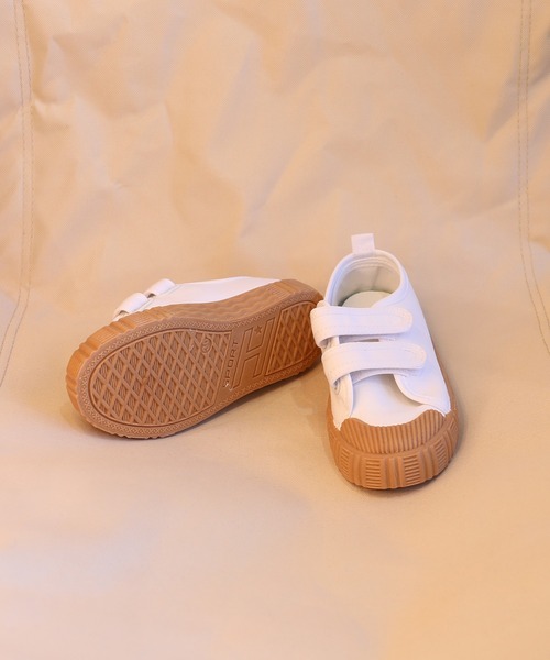 shoes365（シューズスリーシックスファイヴ）の「【shoes365】かわいい　マジックテープスニーカー（スリッポン・キッズ・ブラック/ベージュ/ホワイト・15.0cm/16.0cm/15.5cm/16.5cm/17.5cm/18.5cm/18.0cm）」の11枚目の写真