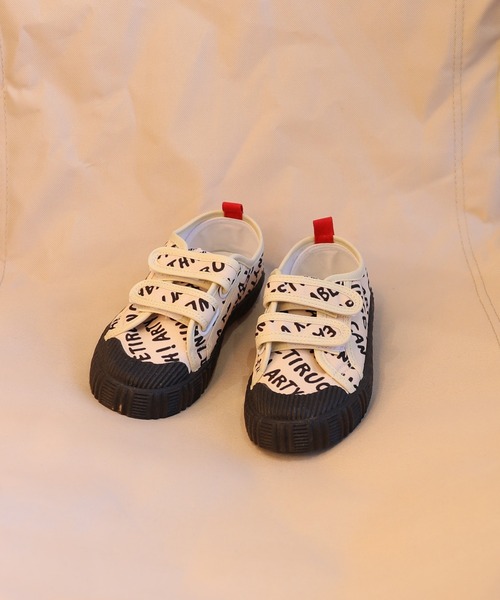 shoes365（シューズスリーシックスファイヴ）の「【shoes365】かわいい　マジックテープスニーカー（スリッポン・キッズ・ブラック/ベージュ/ホワイト・15.0cm/16.0cm/15.5cm/16.5cm/17.5cm/18.5cm/18.0cm）」の8枚目の写真